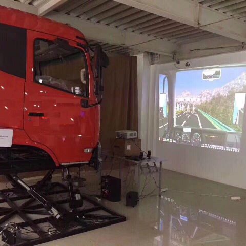 動(dòng)感汽車(chē)駕駛模擬器(車(chē)型：東風(fēng)天錦) ______ 型號(hào)：YSL2022-TJ-6DOF-II